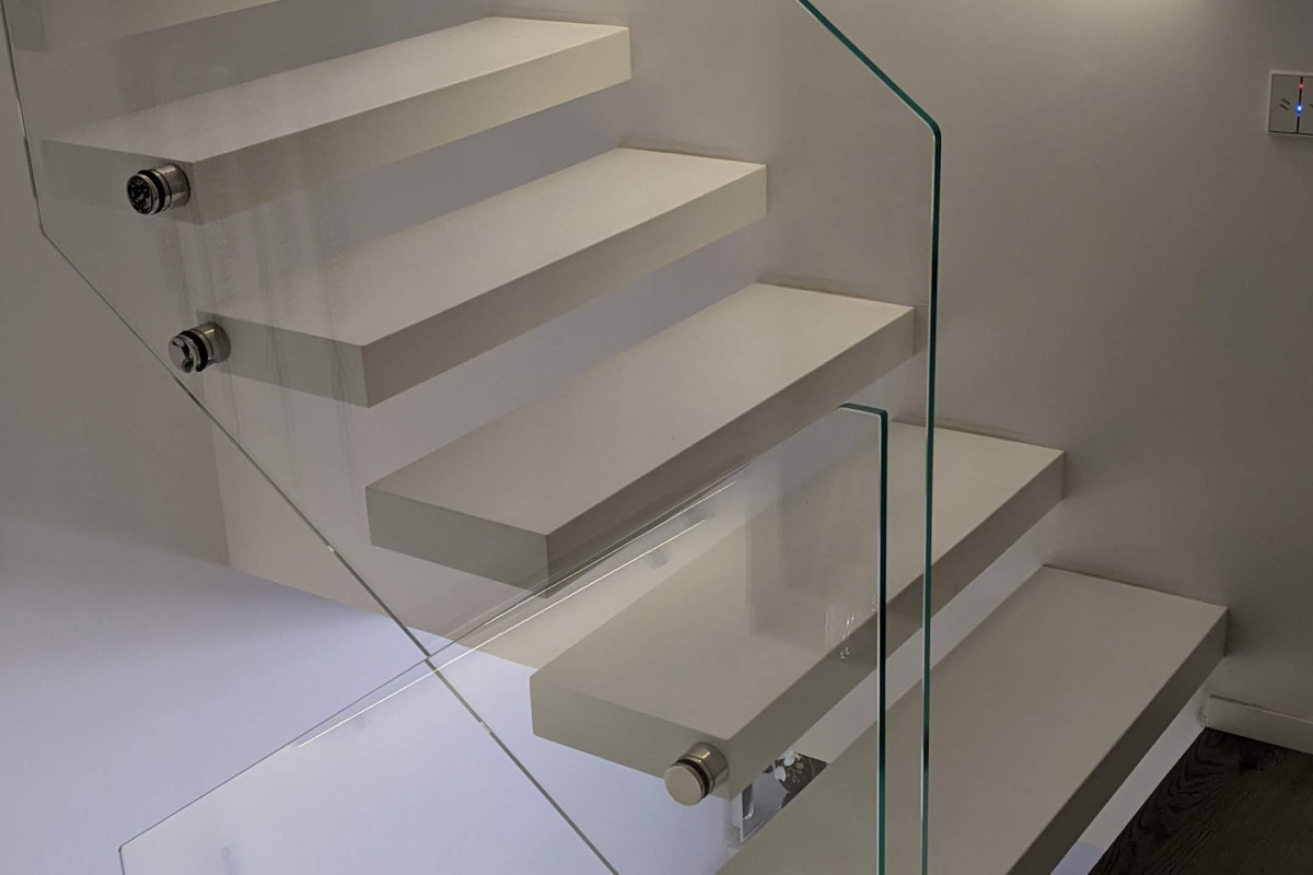 Escalera en Ménsula: Innovación en Diseño y Funcionalidad